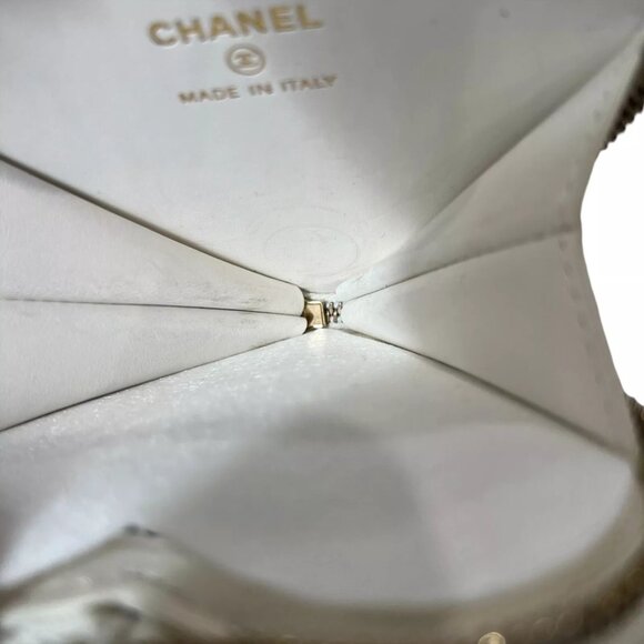 CHANEL 23S Ivory Patent Leather Heart Charm Zip Small Coin Pouch AS IS - Picture 11 of 15